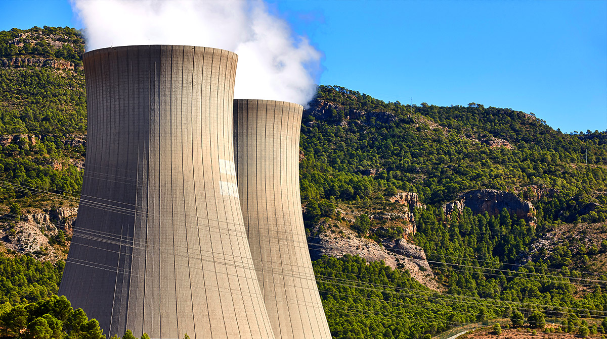 Central Nuclear de Cofrentes, ubicada en el término municipal de Cofrentes, Valencia, España.