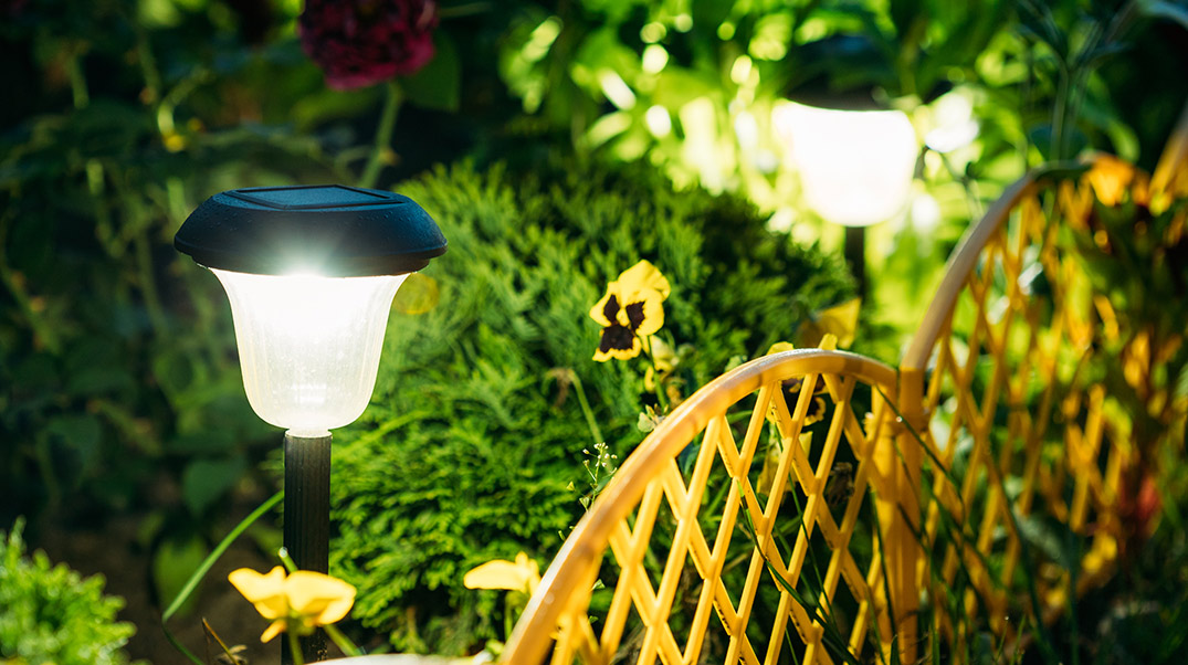 Luces solares para patio y terrazas